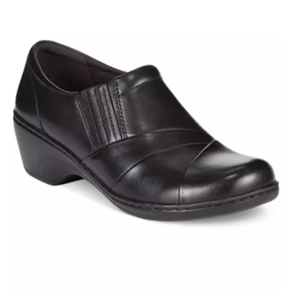 NWT Clarks Women's Leather Slip-on Shoes Clogs